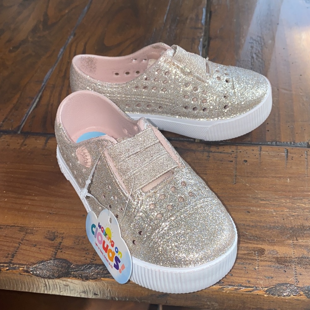 BLOWFISH Glitter “walking on clouds” shoe